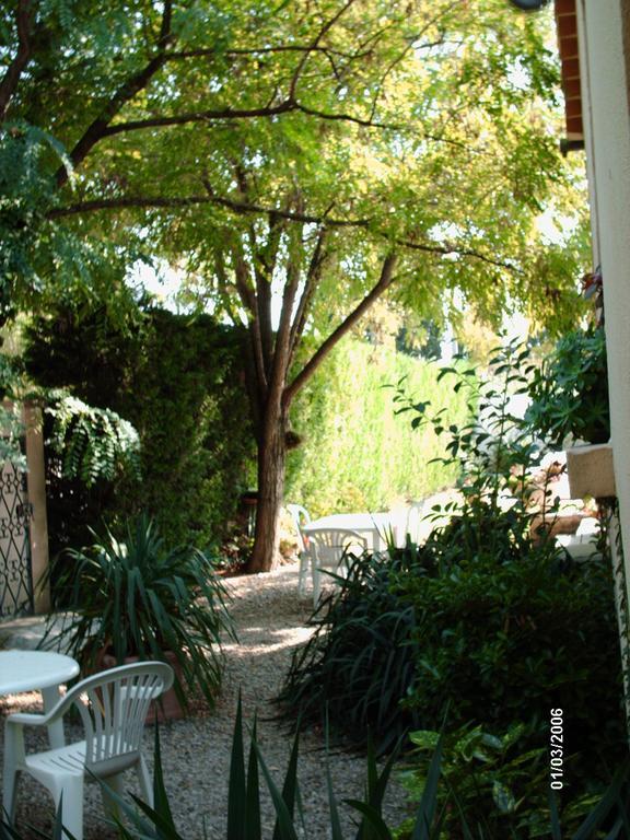 Les Tilleuls B&B Оранж Екстериор снимка